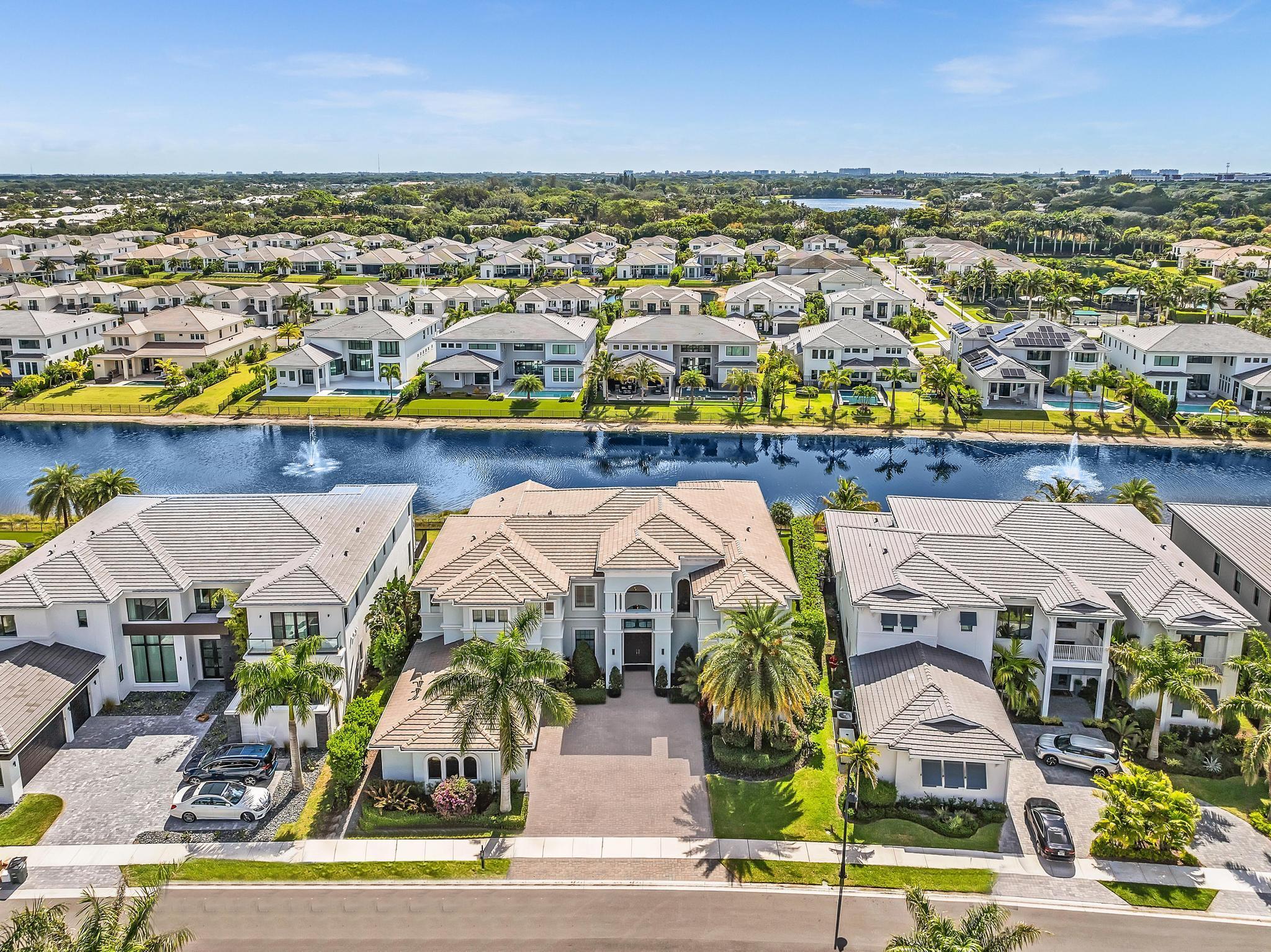 ROYAL PALM POLO - Residential
