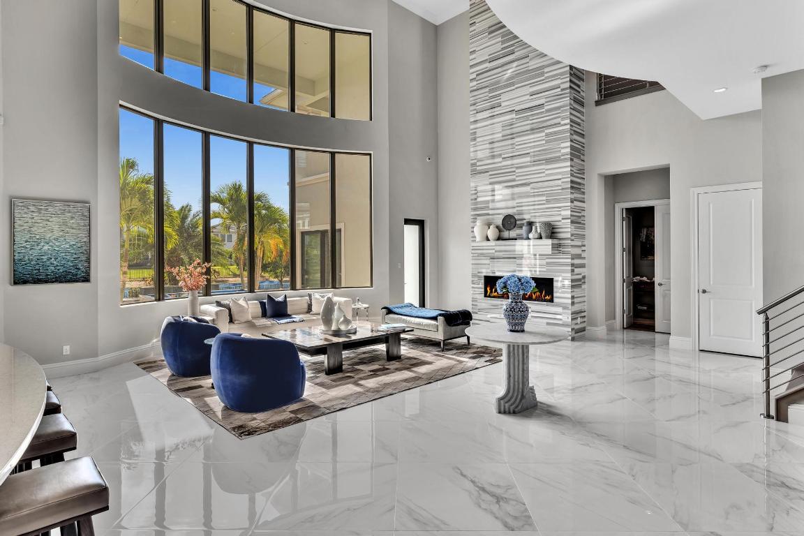 ROYAL PALM POLO - Residential