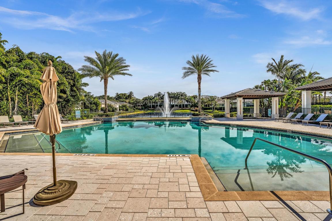 ROYAL PALM POLO - Residential