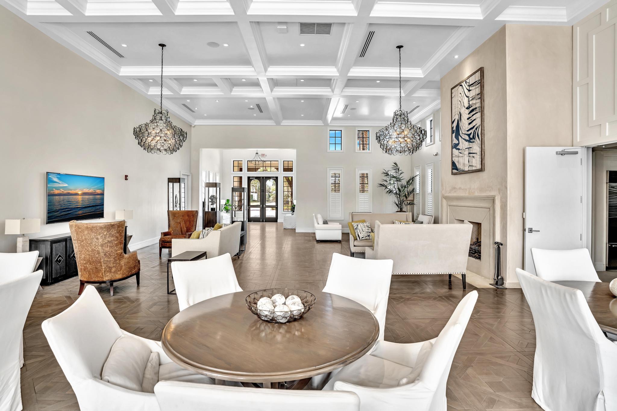 ROYAL PALM POLO - Residential