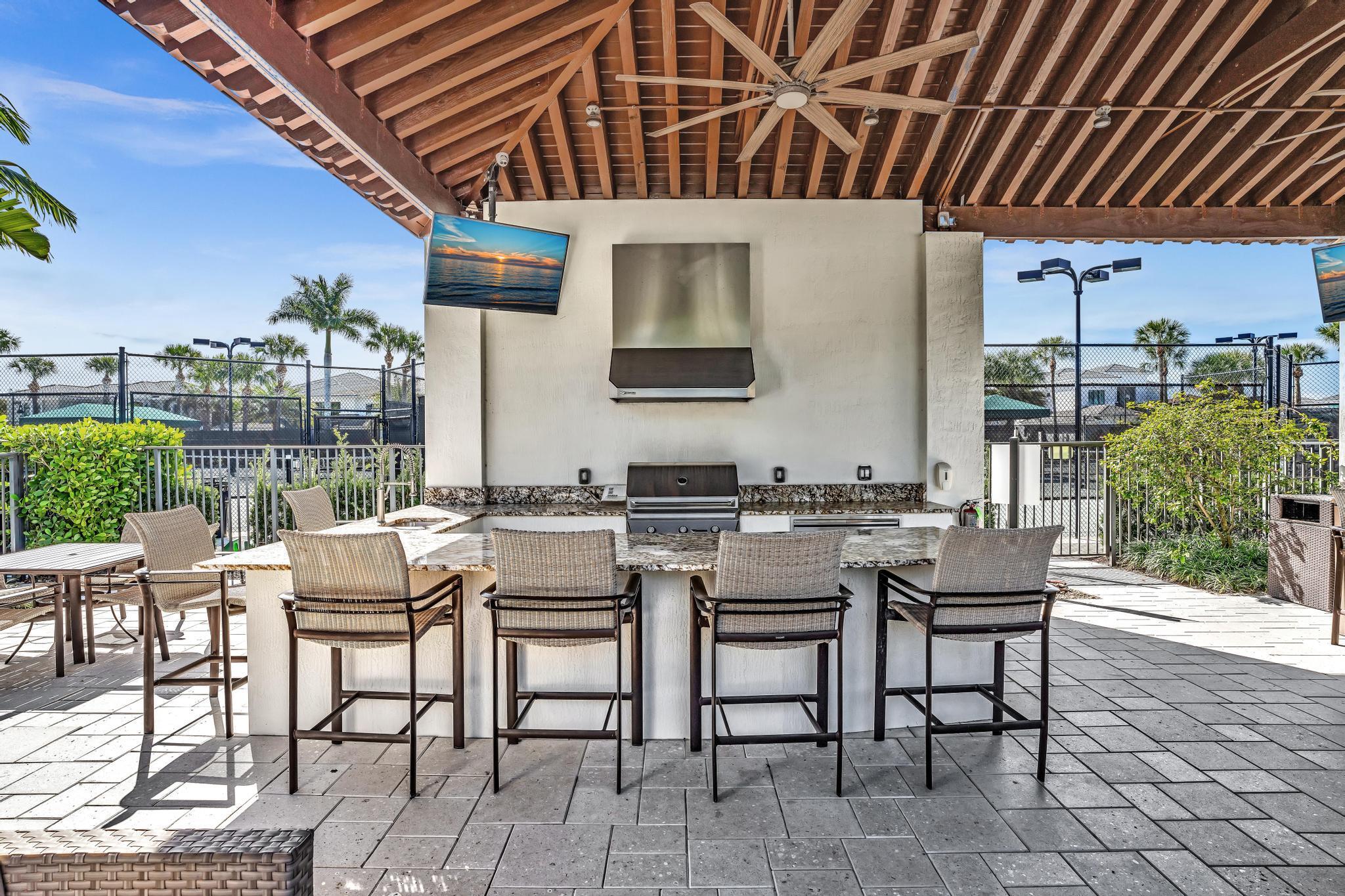 ROYAL PALM POLO - Residential