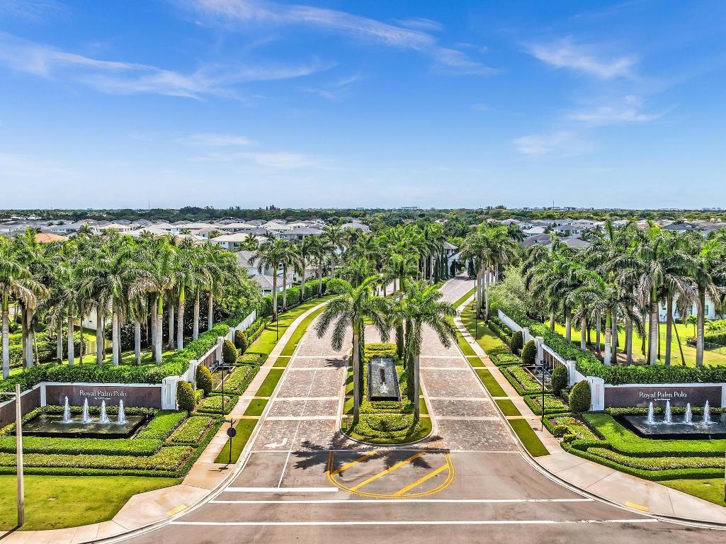 ROYAL PALM POLO - Residential
