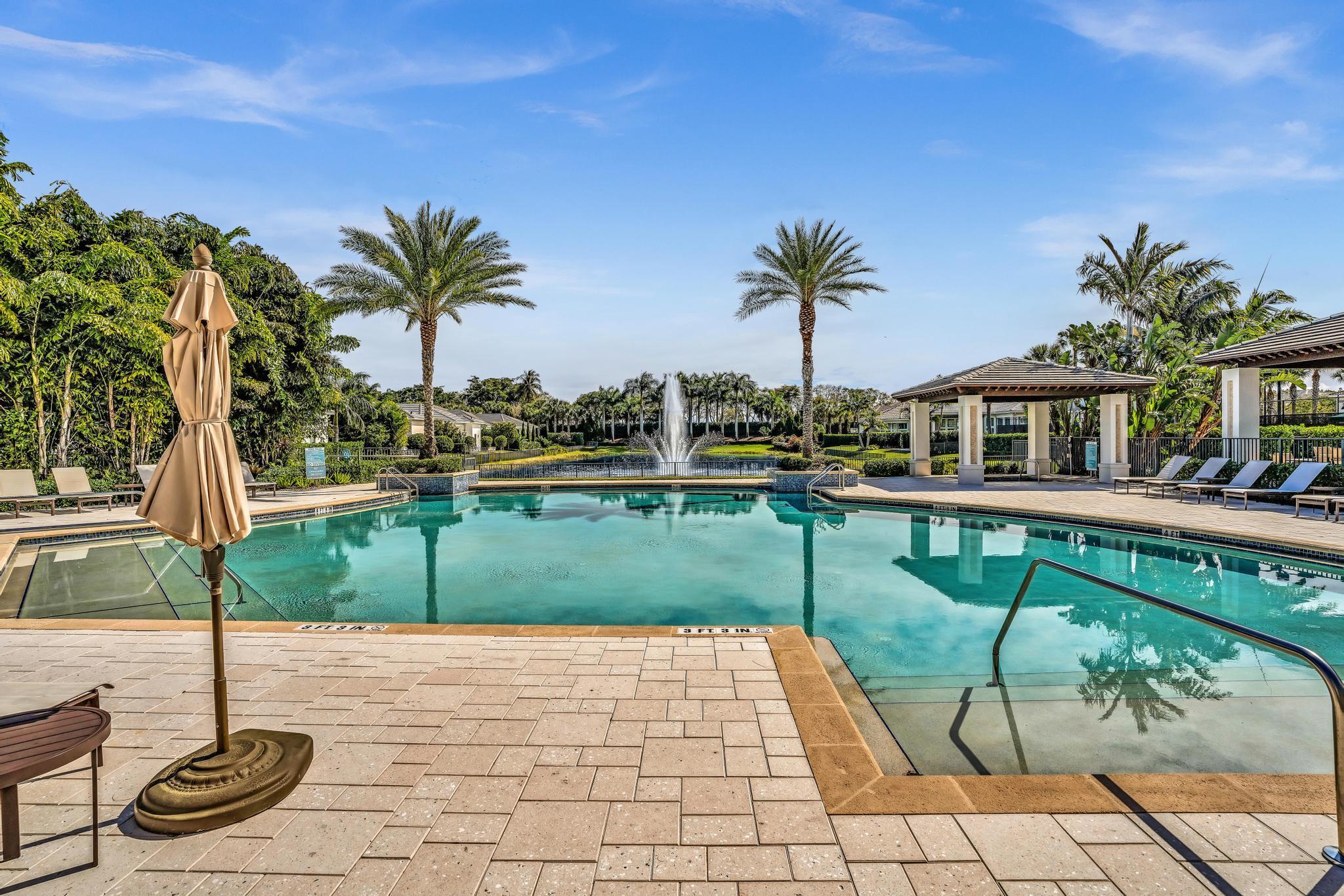 ROYAL PALM POLO - Residential