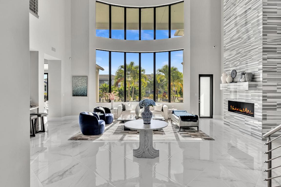 ROYAL PALM POLO - Residential