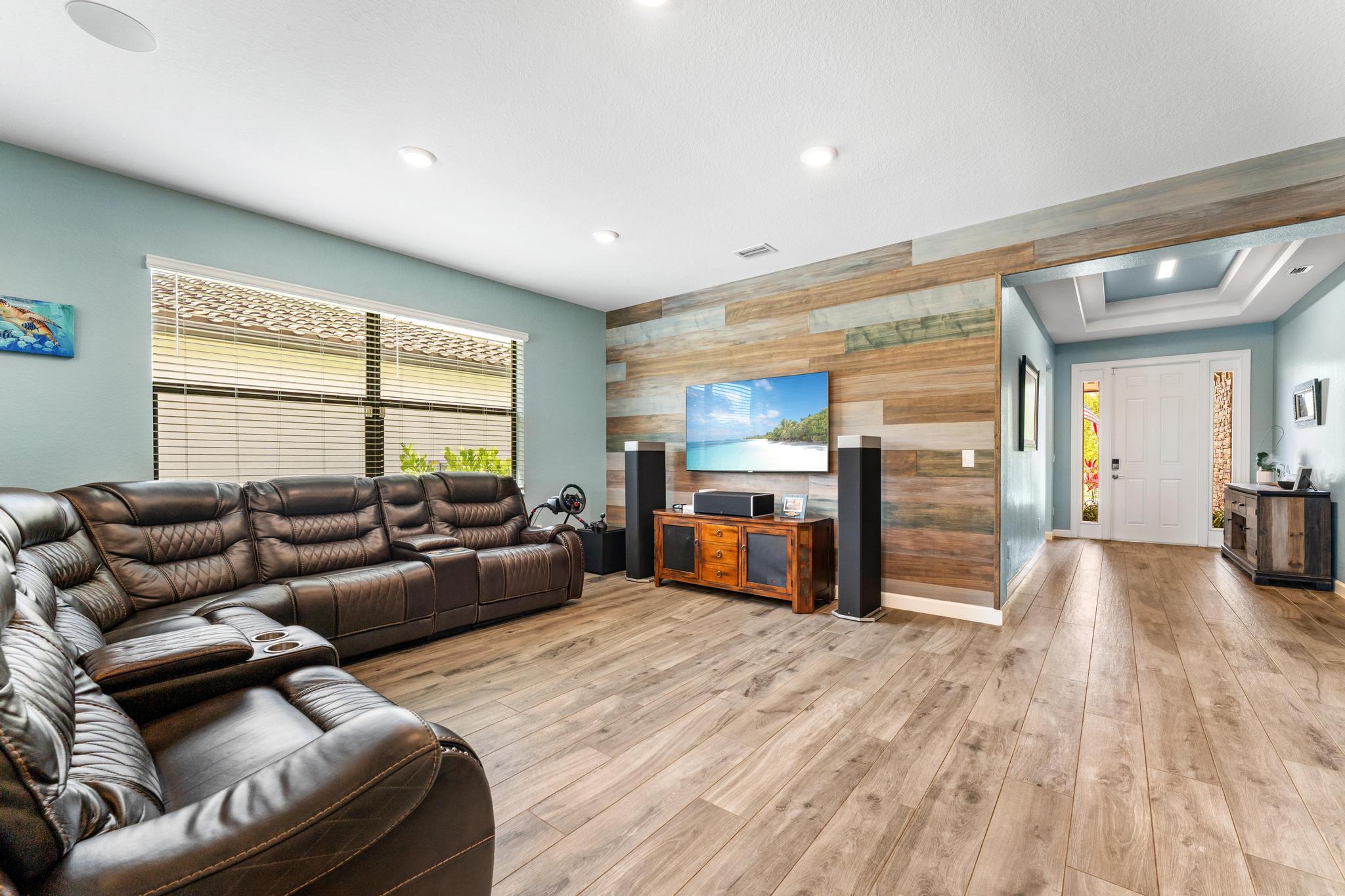 CRESTWOOD NORTH - Residential