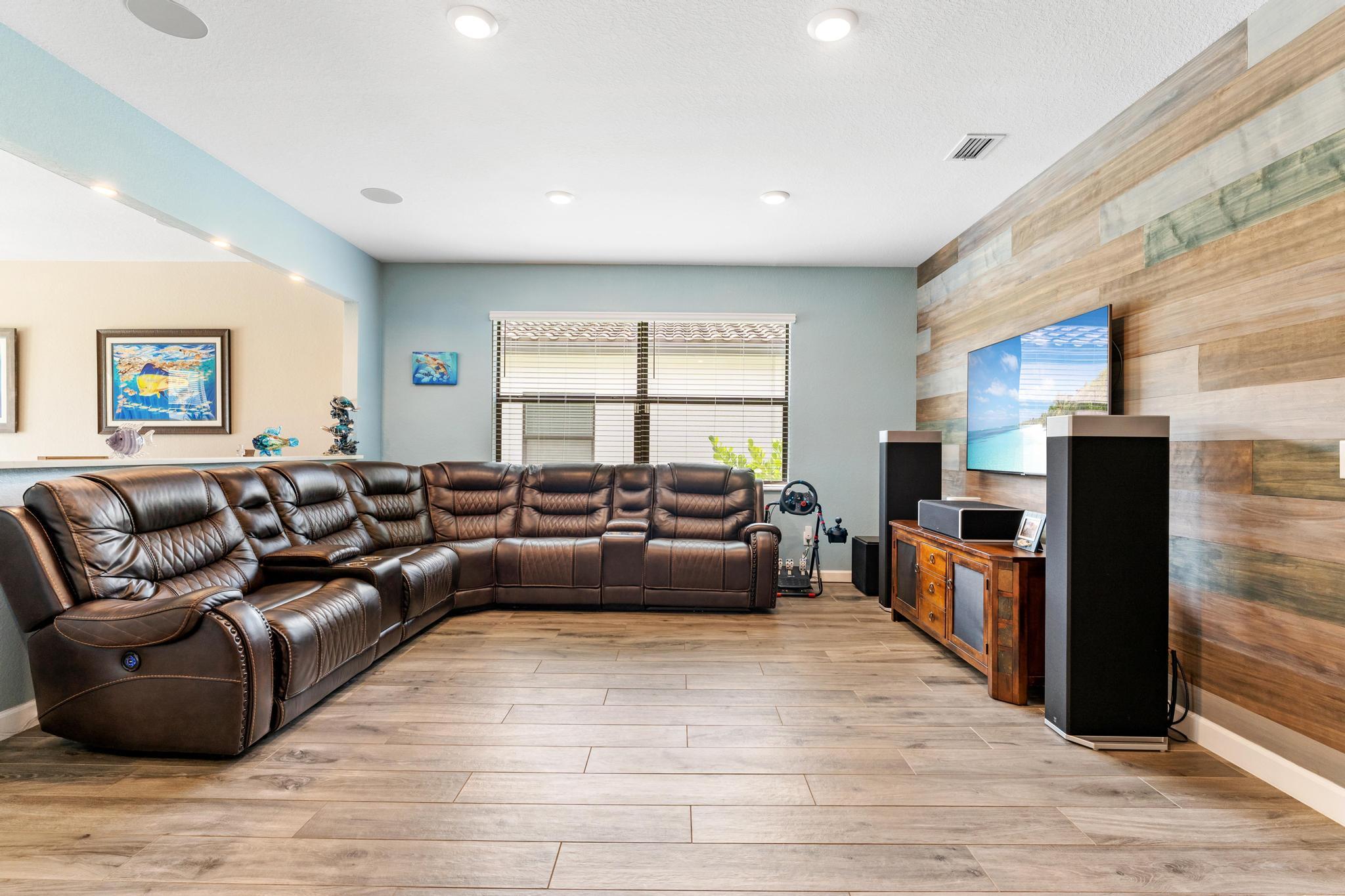 CRESTWOOD NORTH - Residential