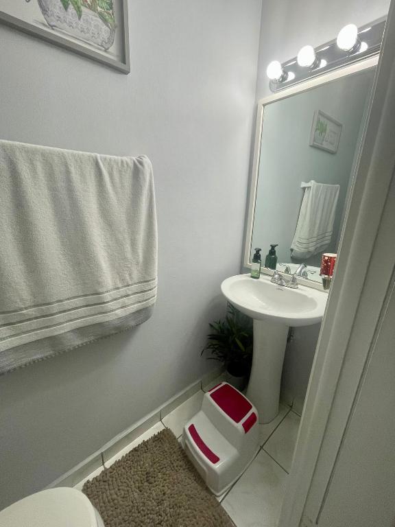 MANGO HILL CONDO NO 2 - Residential Lease