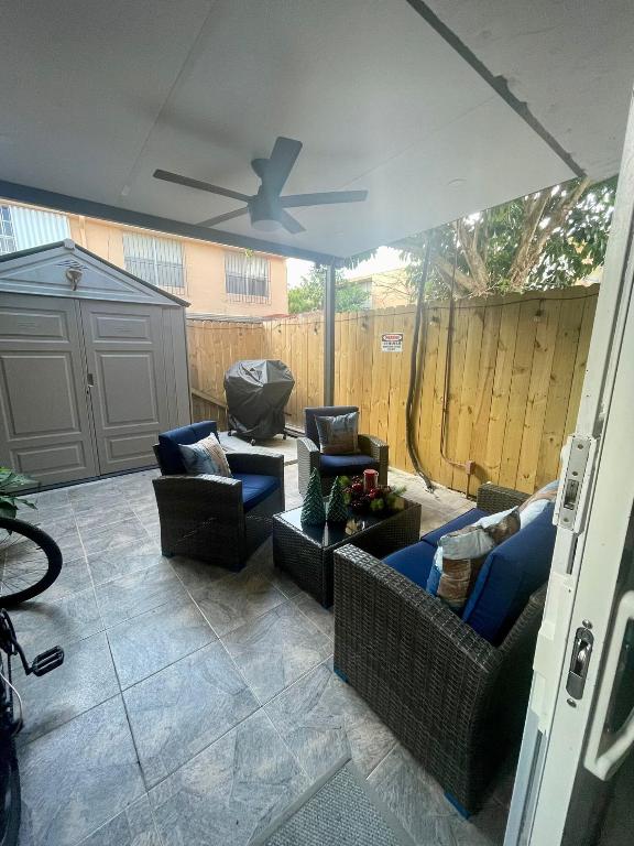 MANGO HILL CONDO NO 2 - Residential Lease