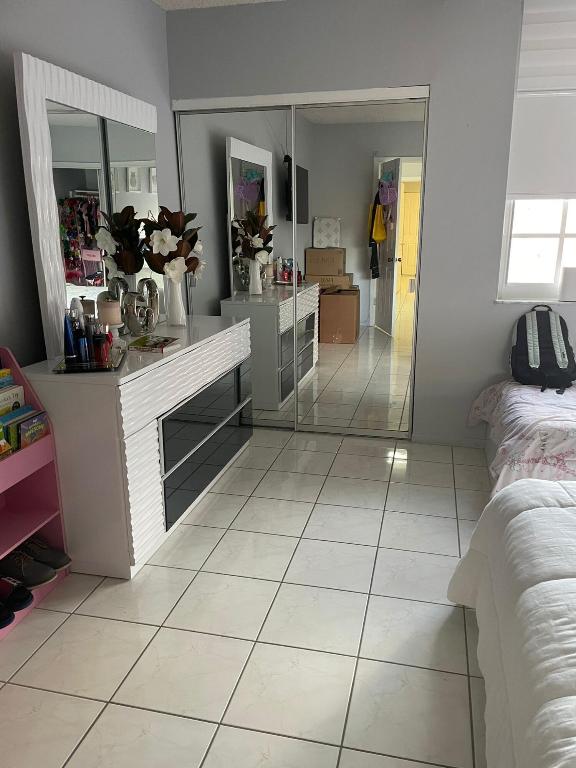 MANGO HILL CONDO NO 2 - Residential Lease