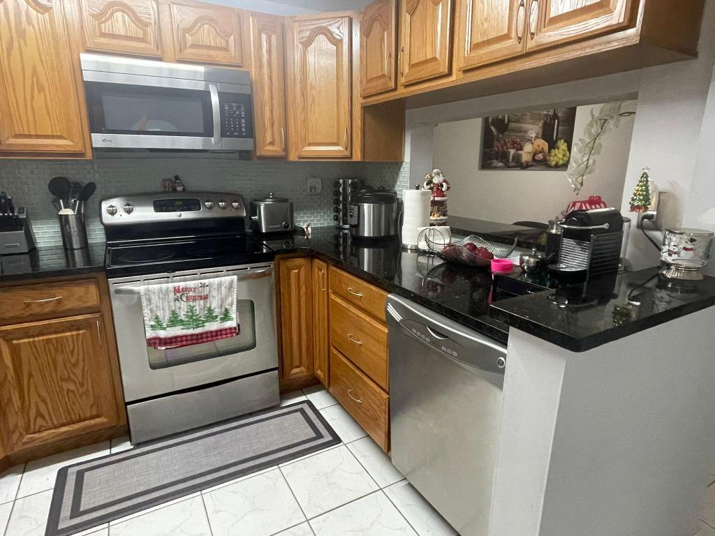 MANGO HILL CONDO NO 2 - Residential Lease