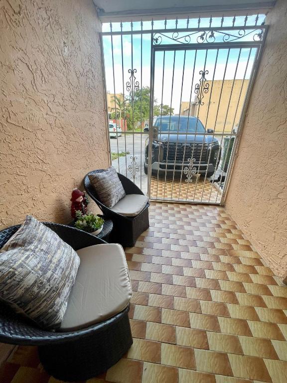 MANGO HILL CONDO NO 2 - Residential Lease