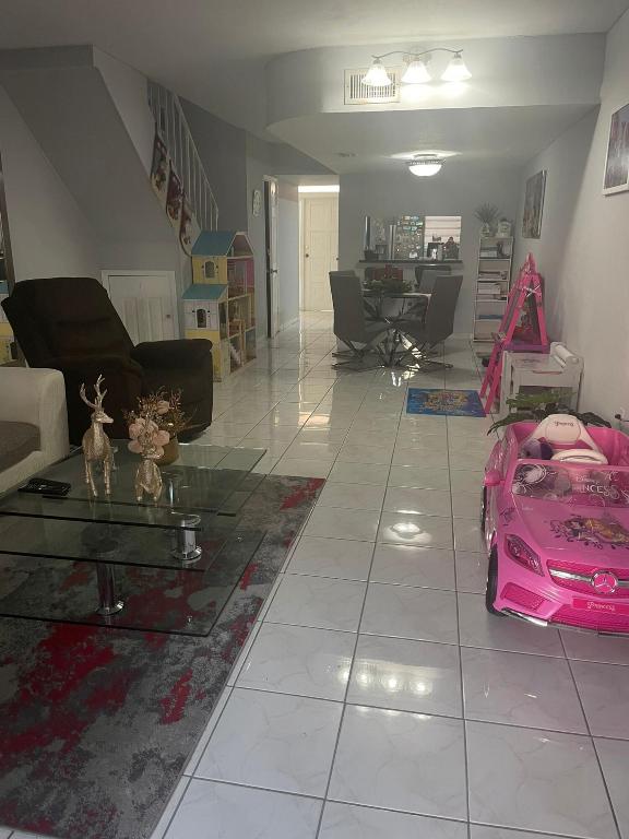 MANGO HILL CONDO NO 2 - Residential Lease