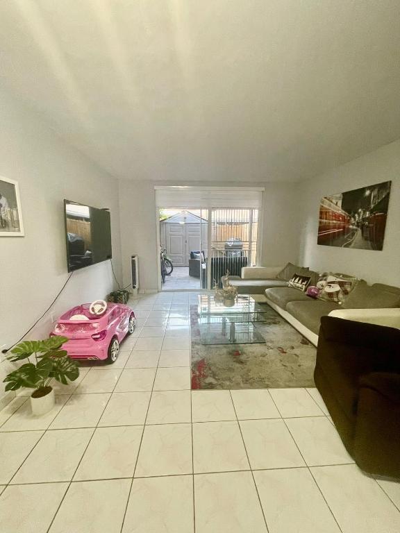 MANGO HILL CONDO NO 2 - Residential Lease