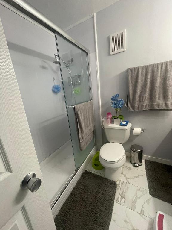 MANGO HILL CONDO NO 2 - Residential Lease