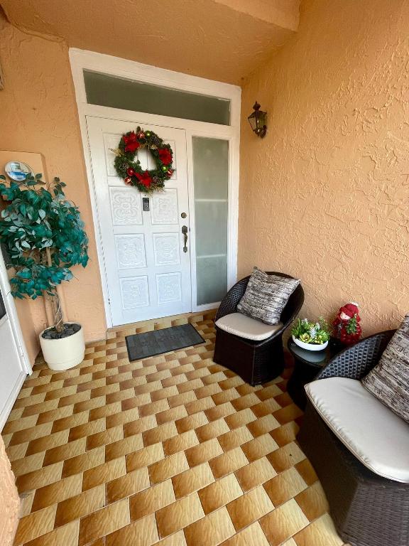 MANGO HILL CONDO NO 2 - Residential Lease