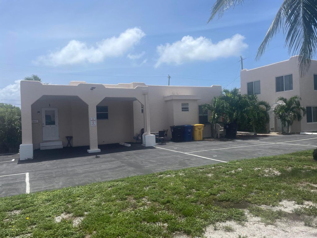Photo of 505 24th Avenue N, Lake Worth Beach, FL (MLS # B26024798)