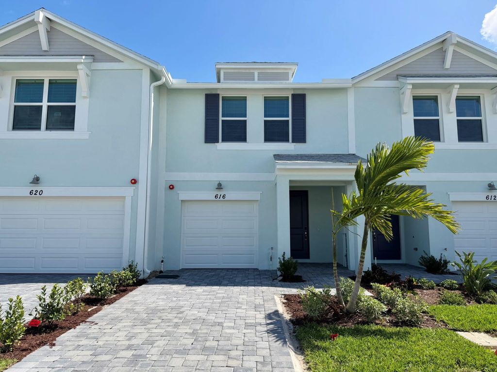 Photo of 616 Salisbury Circle, Fort Pierce, FL 34982 (MLS # B26004886)