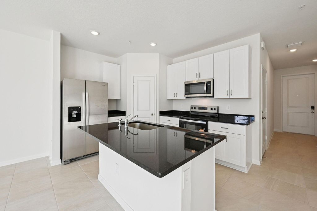 Photo of 616 Salisbury Circle, Fort Pierce, FL 34982 (MLS # B26004886)