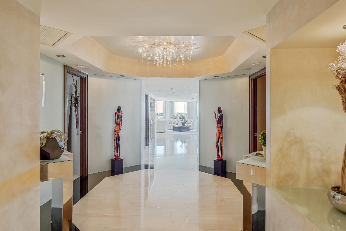 THE ENCLAVE - Residential