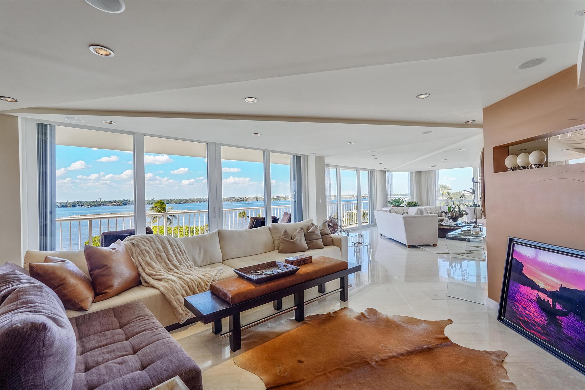 THE ENCLAVE - Residential