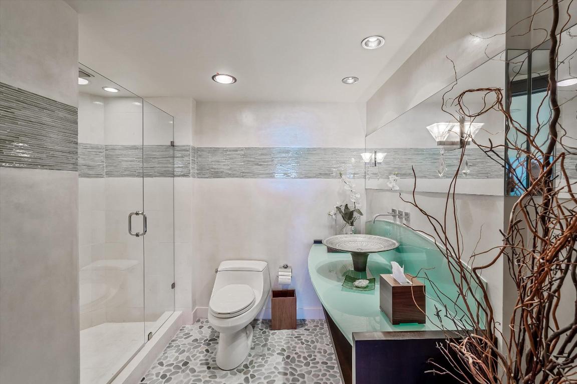 THE ENCLAVE - Residential