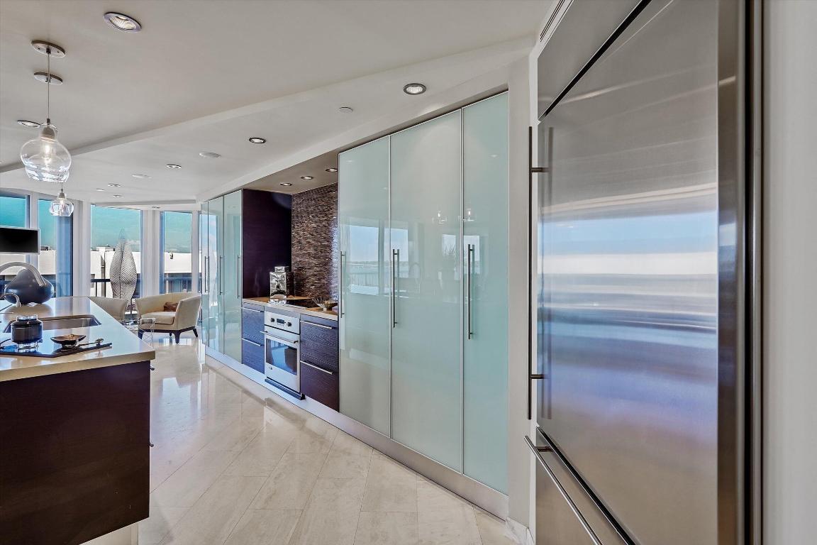 THE ENCLAVE - Residential