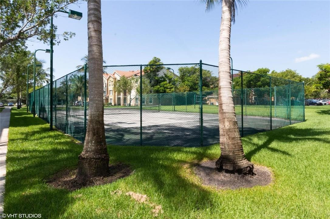 EMERALD ISLE AT LAGUNA LA - Residential
