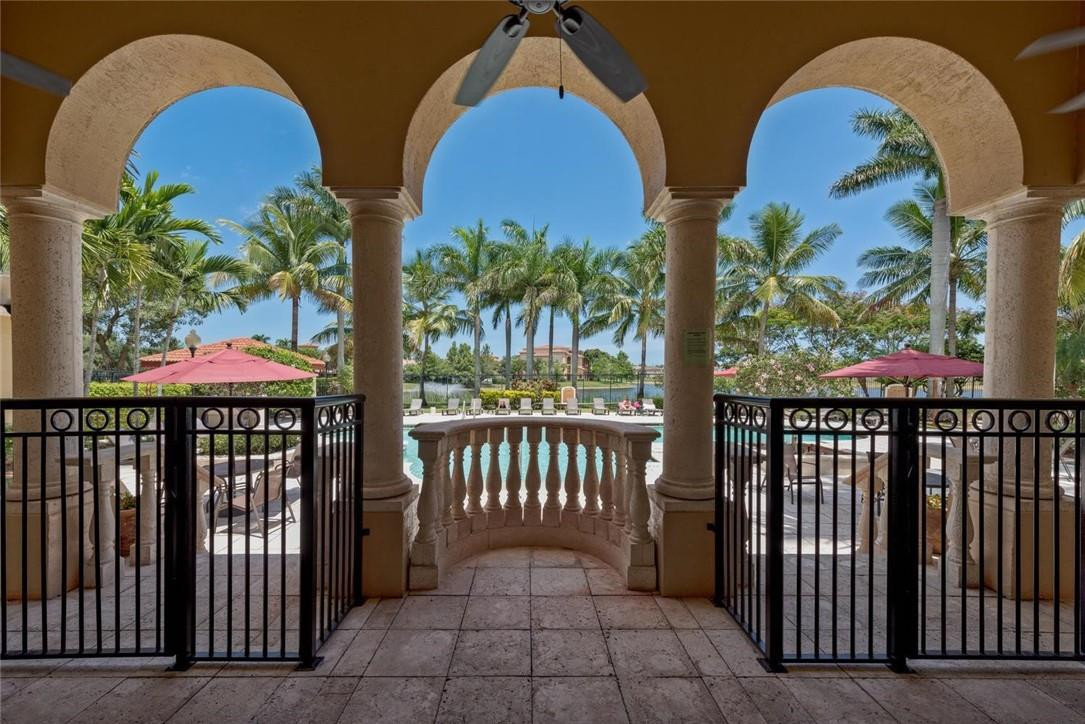 EMERALD ISLE AT LAGUNA LA - Residential