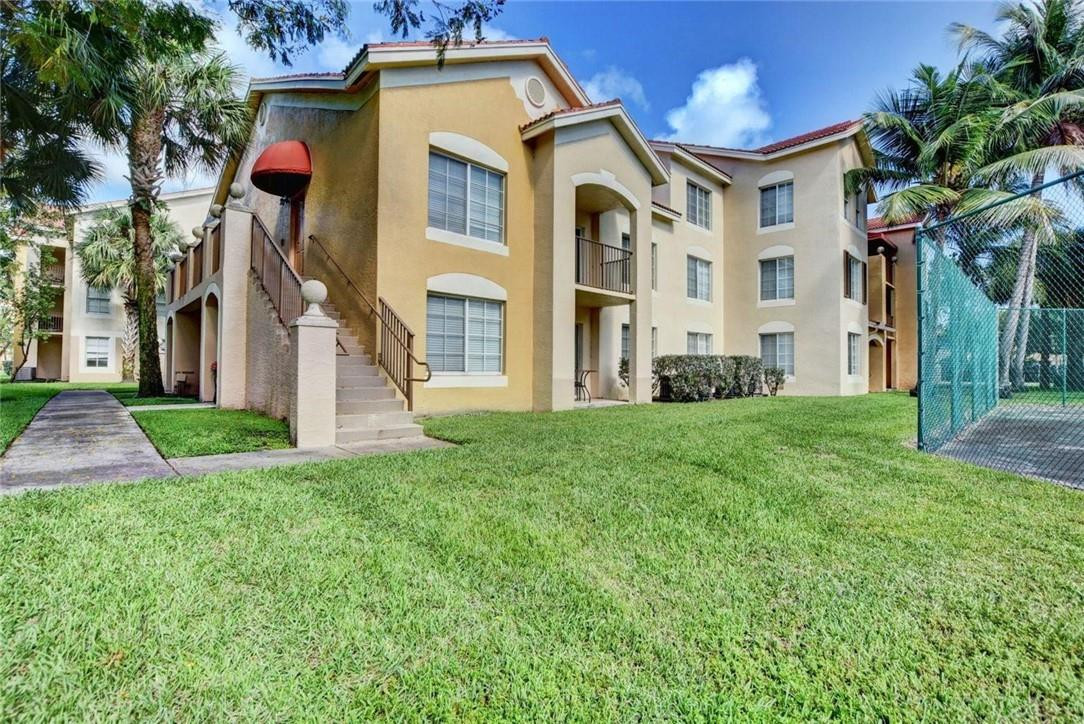 EMERALD ISLE AT LAGUNA LA - Residential