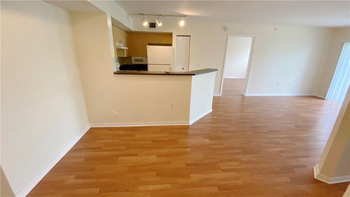 EMERALD ISLE AT LAGUNA LA - Residential