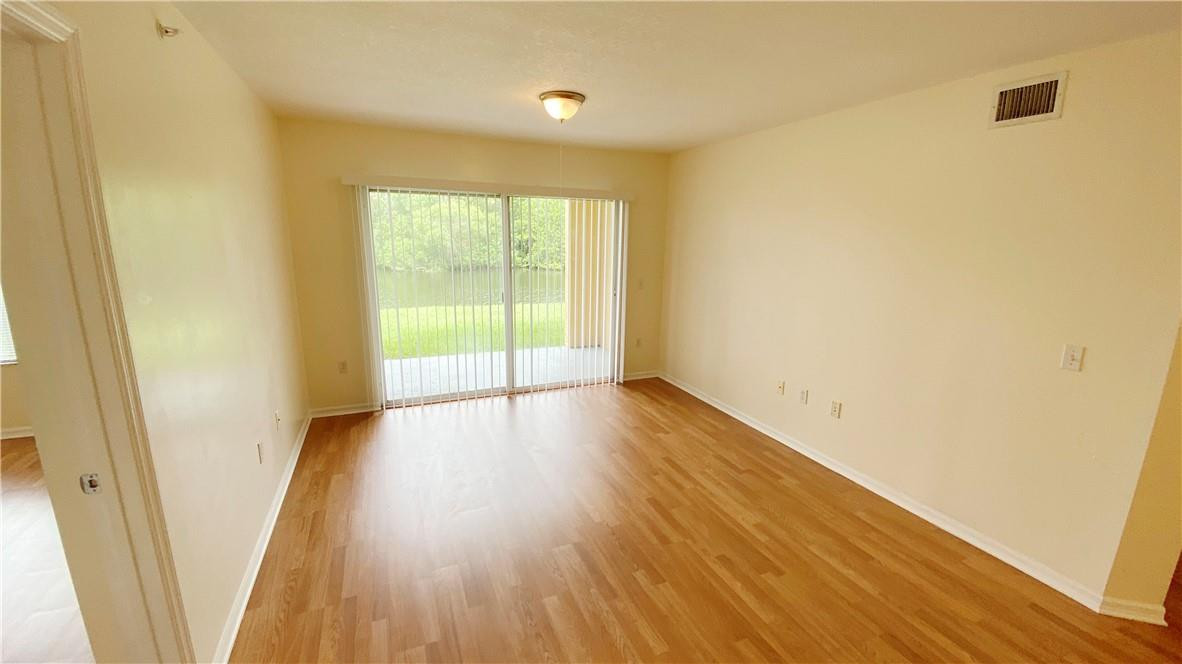EMERALD ISLE AT LAGUNA LA - Residential