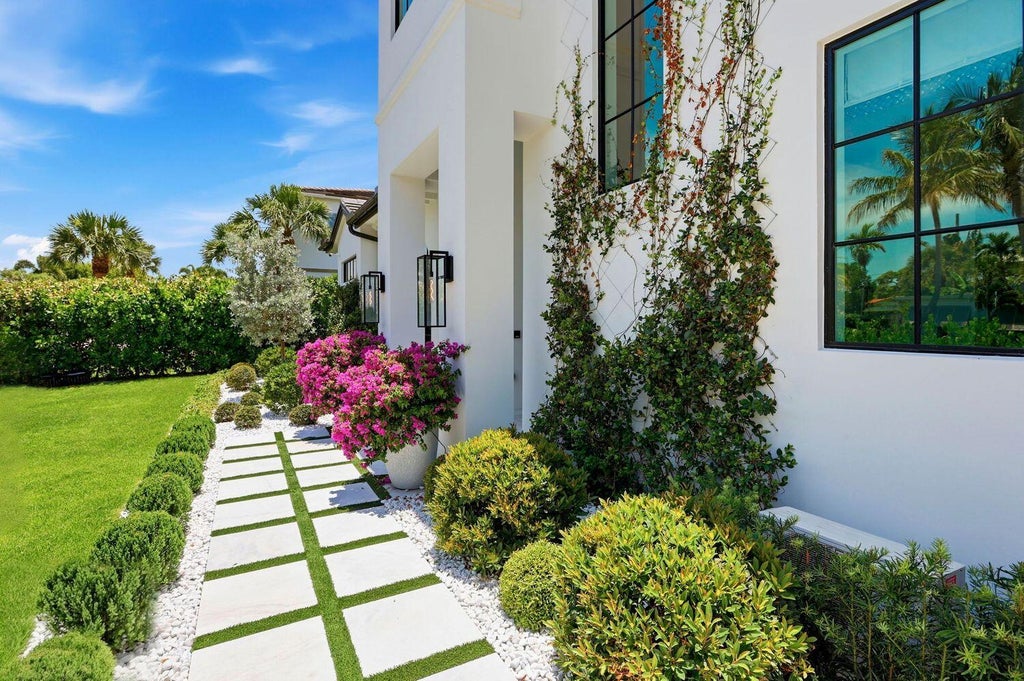 Photo of 232 Linda Lane, West Palm Beach, FL 33405 (MLS # B26069980)
