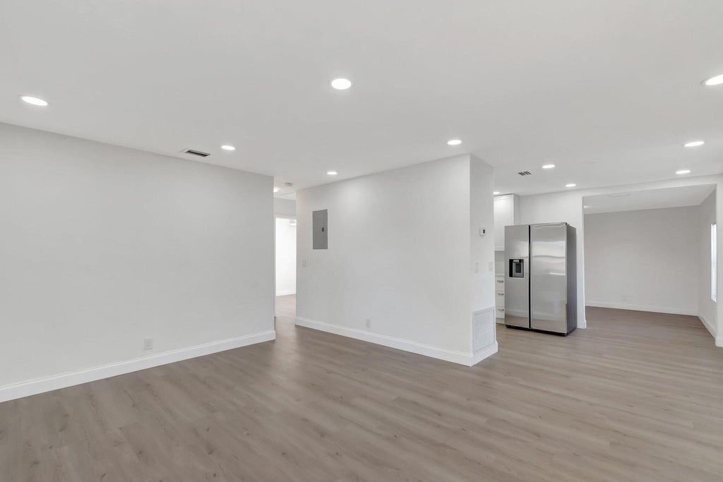 Photo of 950 29TH Street, West Palm Beach, FL 33407 (MLS # B26093364)