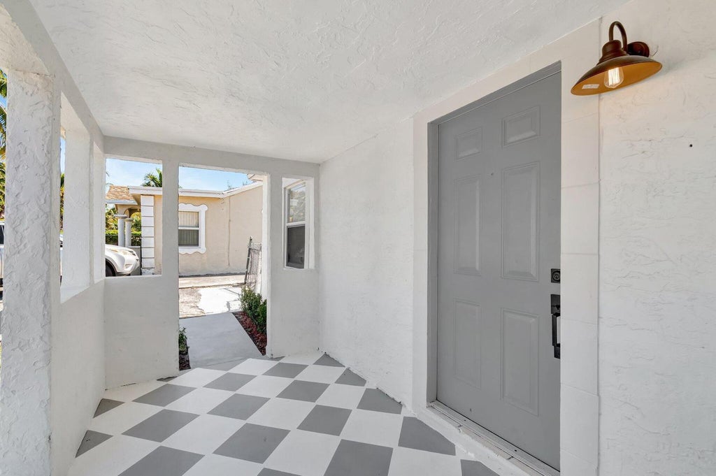 Photo of 950 29TH Street, West Palm Beach, FL 33407 (MLS # B26093364)