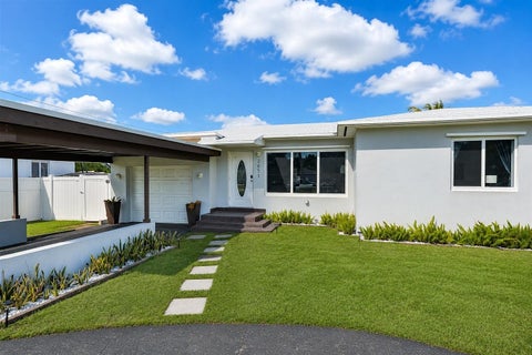 Tiny photo for 2651 JACKSON Street #2651, Hollywood, FL 33020 (MLS # B26077432)