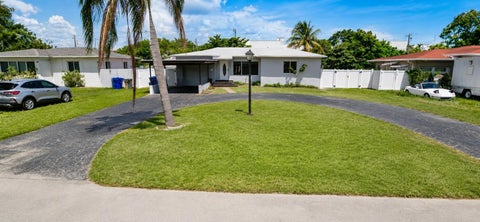 Tiny photo for 2651 JACKSON Street #2651, Hollywood, FL 33020 (MLS # B26077432)