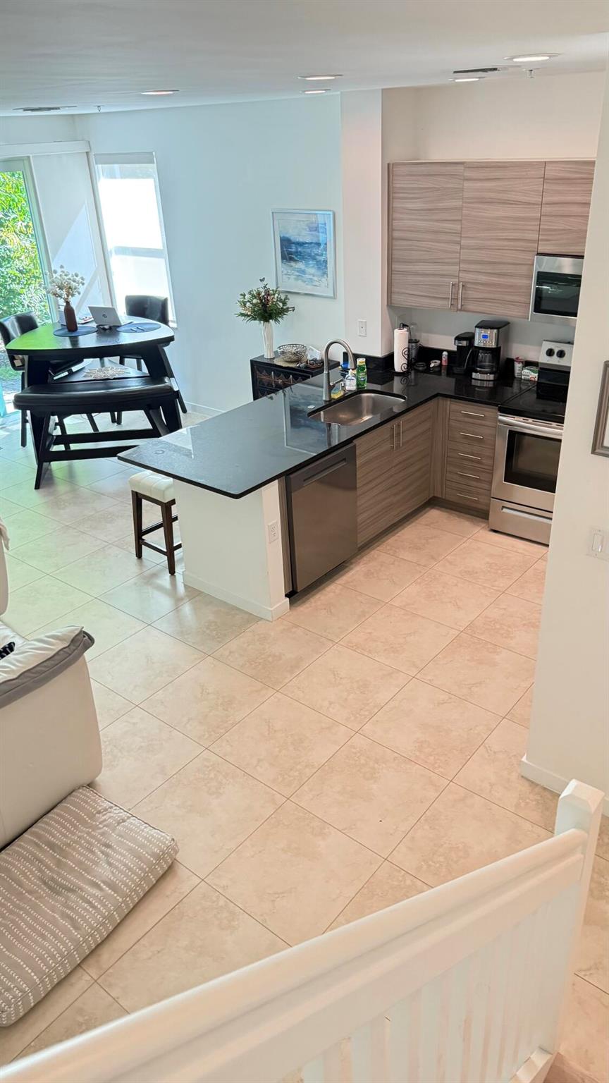 HERITAGE ENCLAVE - Residential Lease