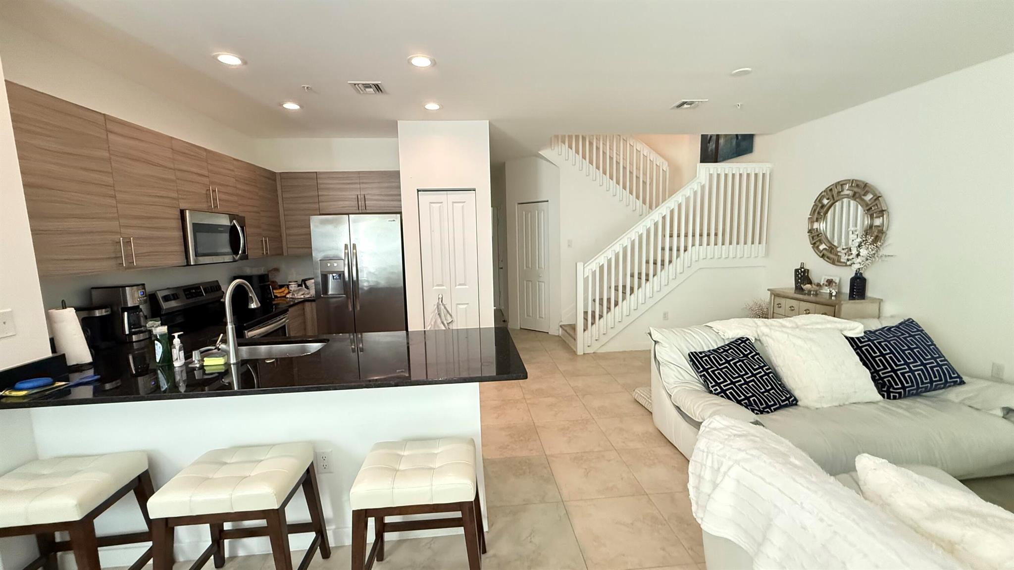 HERITAGE ENCLAVE - Residential Lease