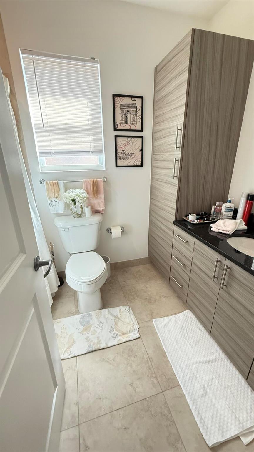 HERITAGE ENCLAVE - Residential Lease