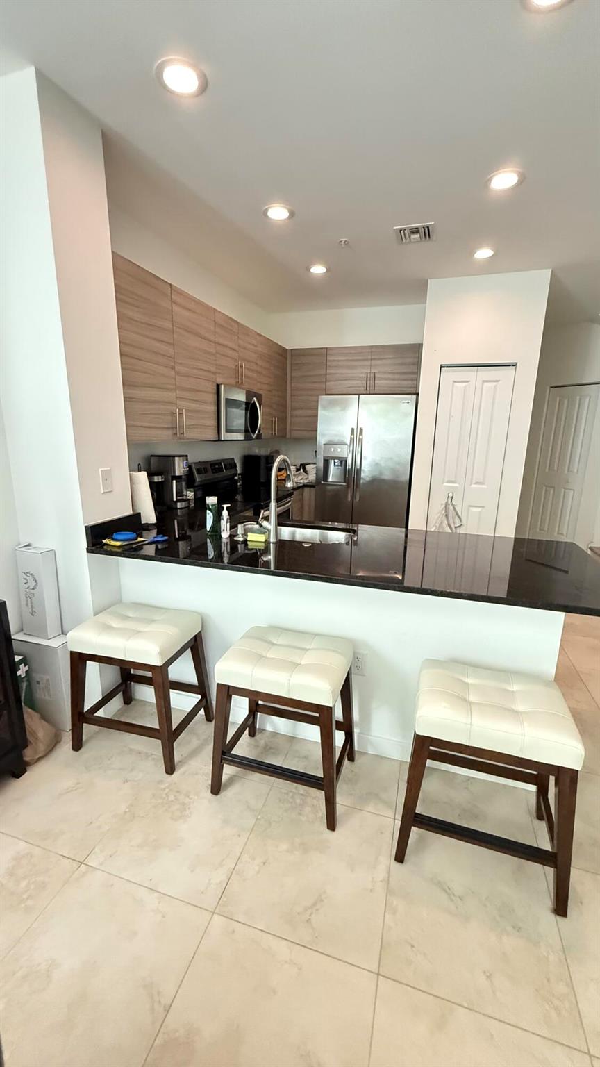 HERITAGE ENCLAVE - Residential Lease