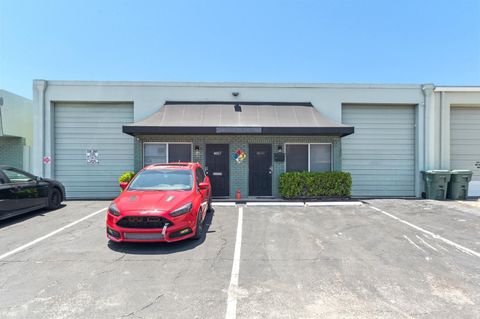4057 NE 5th Ter Oakland Park FL 33334