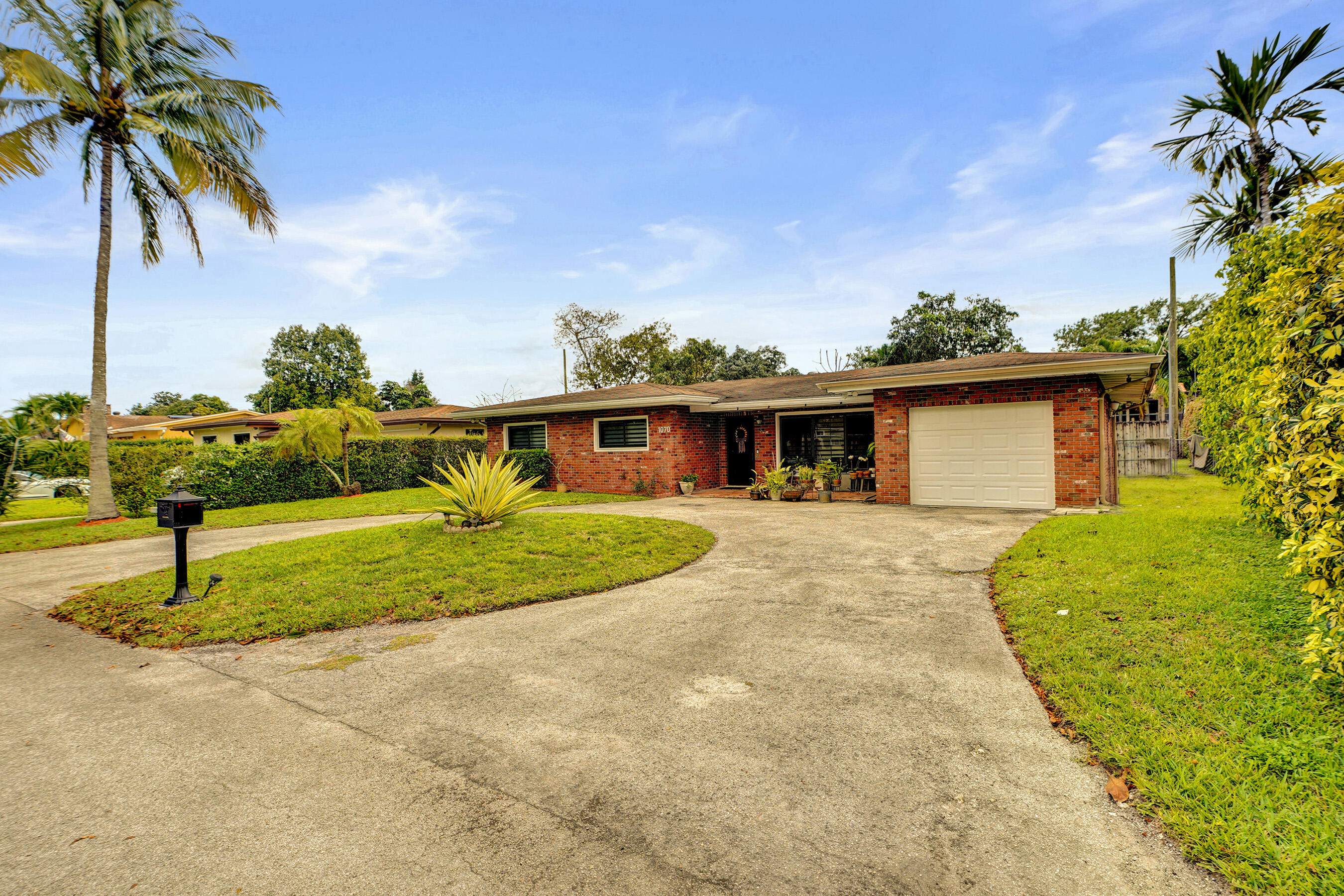 Biscayne Lake View - Residential