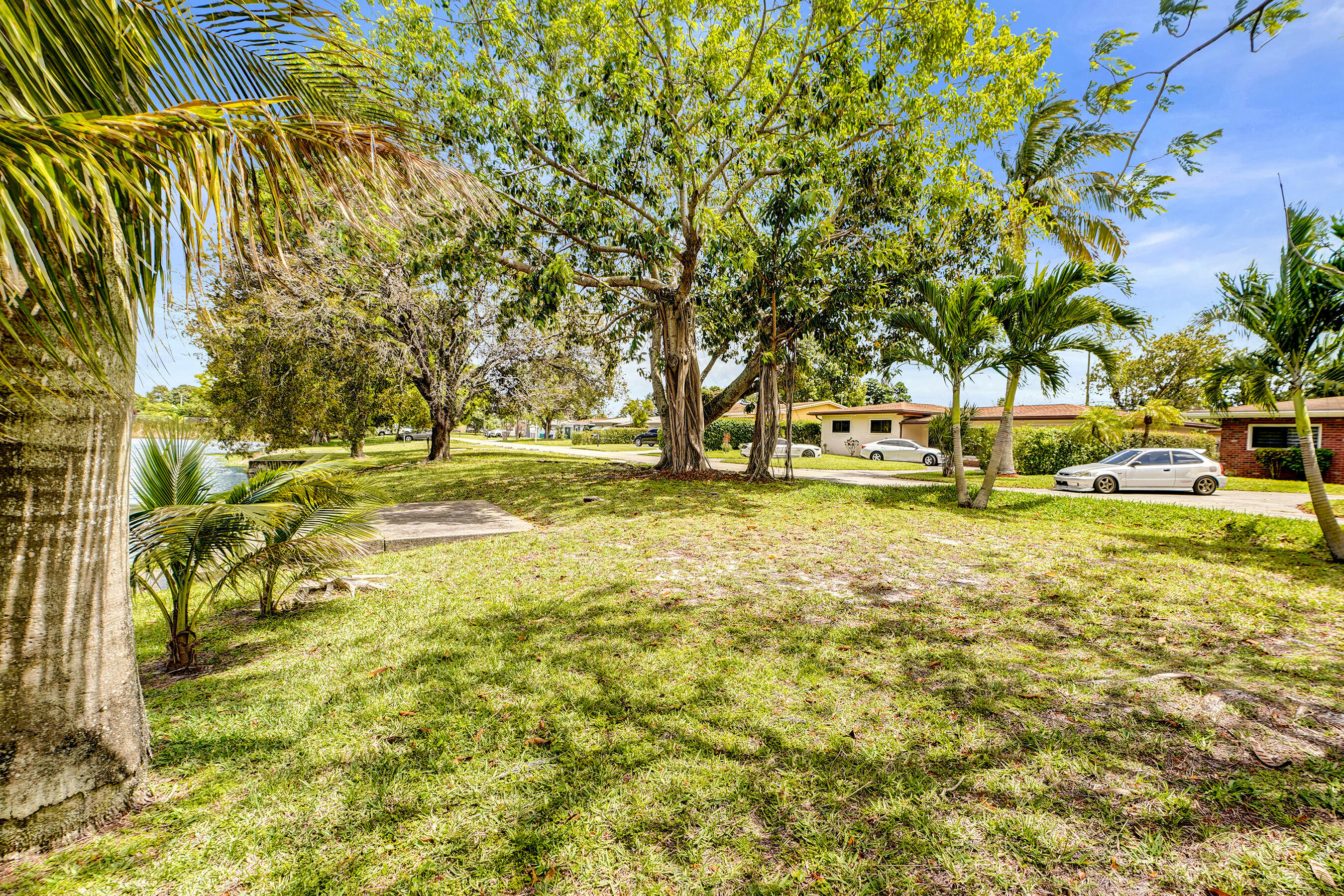 Biscayne Lake View - Residential