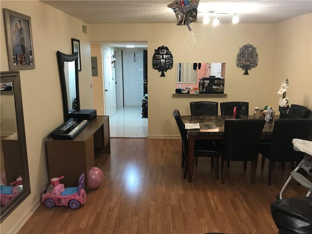 Rivertown Manor - Residential