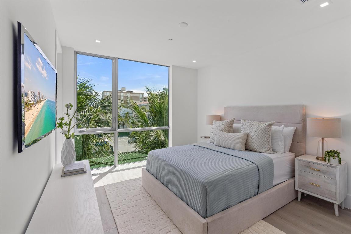 ESTATES AT OCEAN DELRAY - Residential