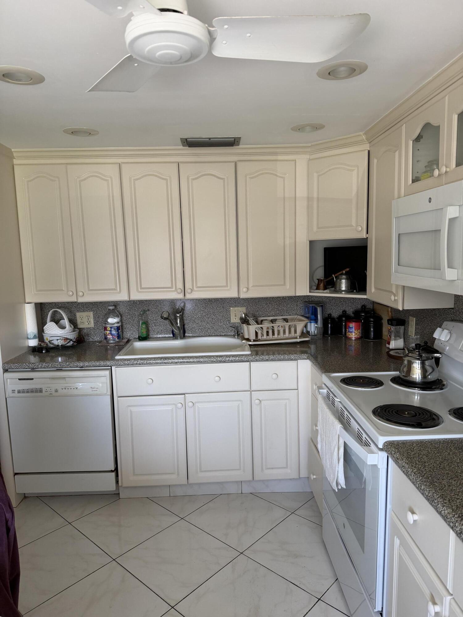 GUILDFORD AT CENTURY VILLAGE CONDO - Residential