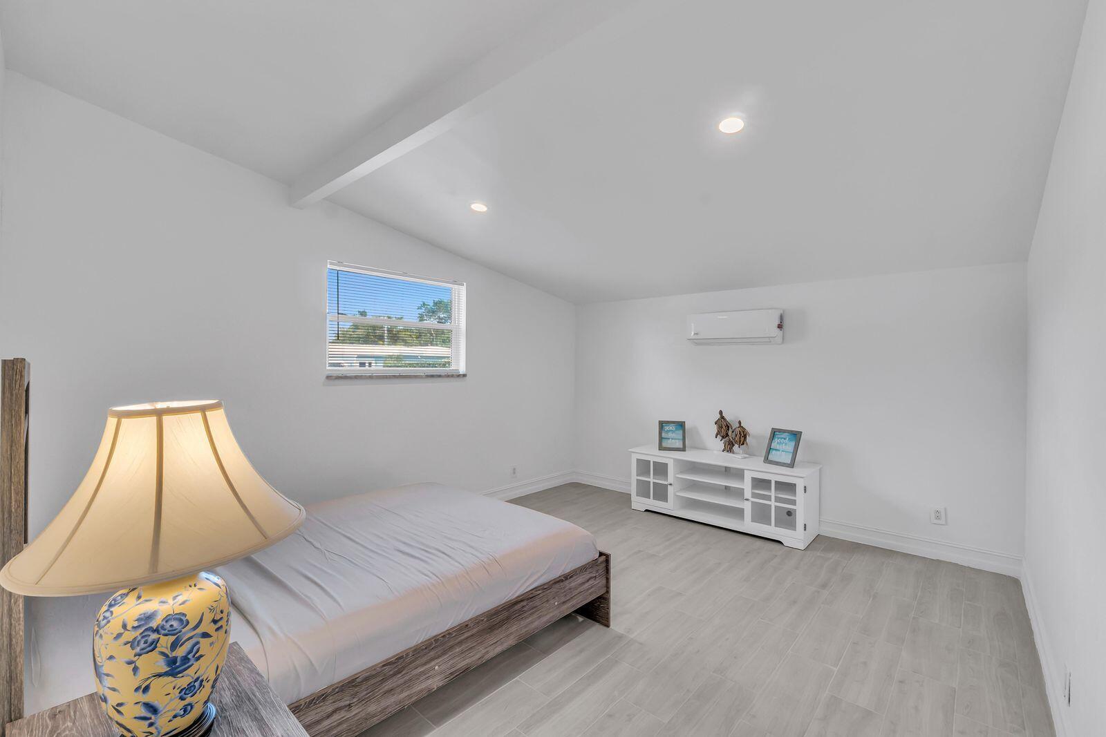 LAKE WYMAN SHORES - Residential Lease