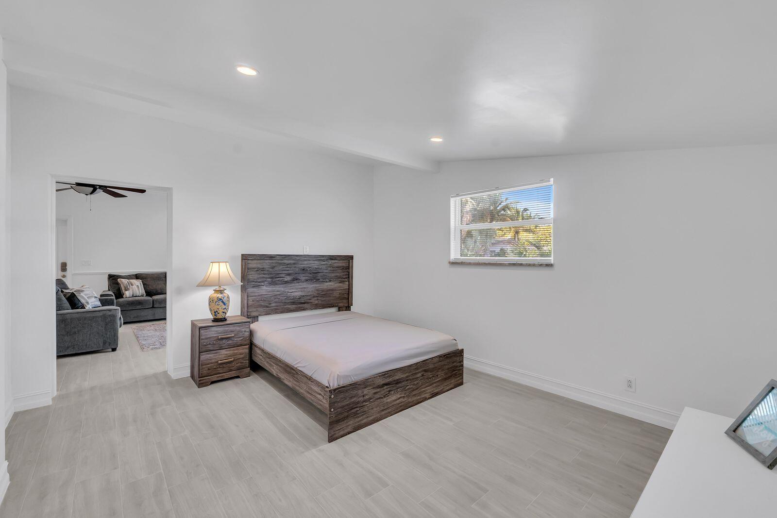 LAKE WYMAN SHORES - Residential Lease