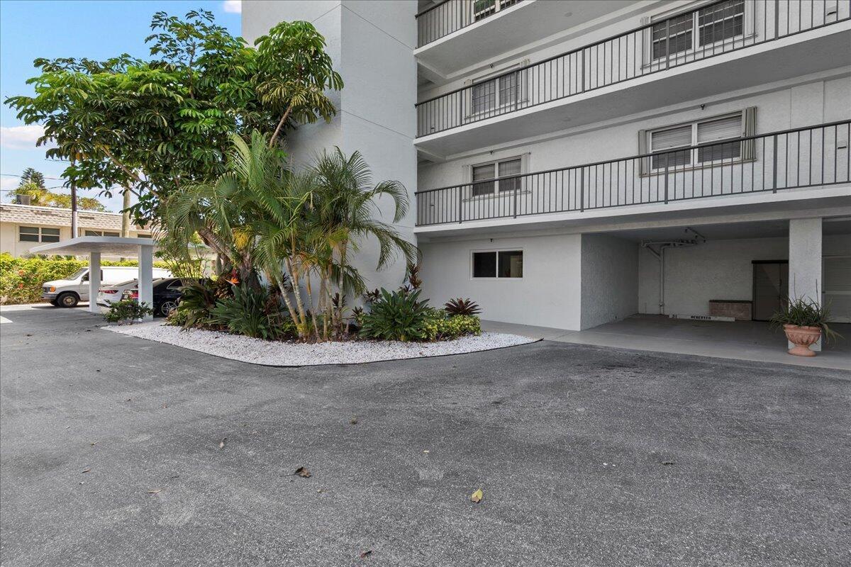 LAKE HARBOR COVE CONDO - Residential