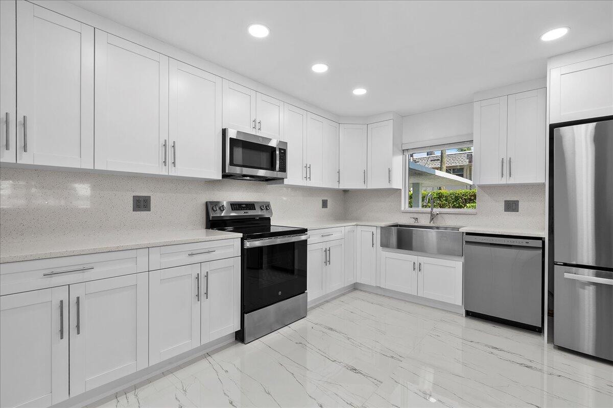 LAKE HARBOR COVE CONDO - Residential